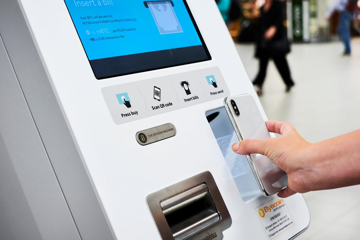 Amsterdam Schipol Airport | Bitcoin and Ethereum ATMs | Exchange Euro's with Bitcoin and Ethereum | Bitcoin updates